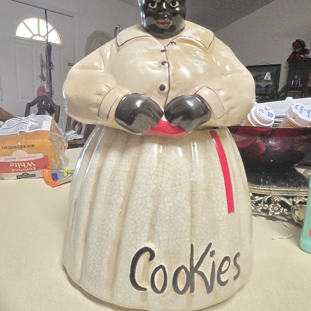 McCoy Tan Ceramic Art Piece